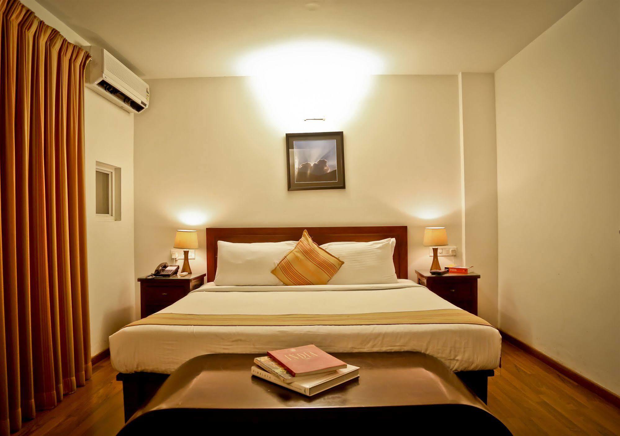 Maple Suites, Serviced Apartments Бангалор Экстерьер фото